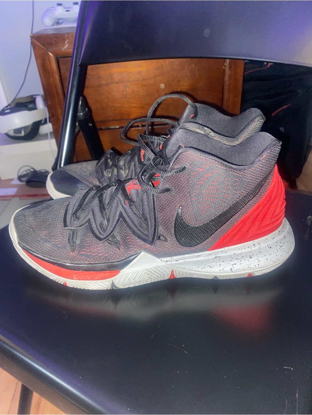 Kyrie 5 “Bred” Colorway (Kyrie 2 Box Included)